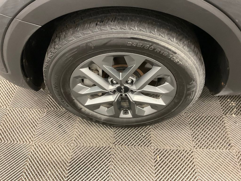 Used 2023 Kia Telluride LX AWD/4WD image 13