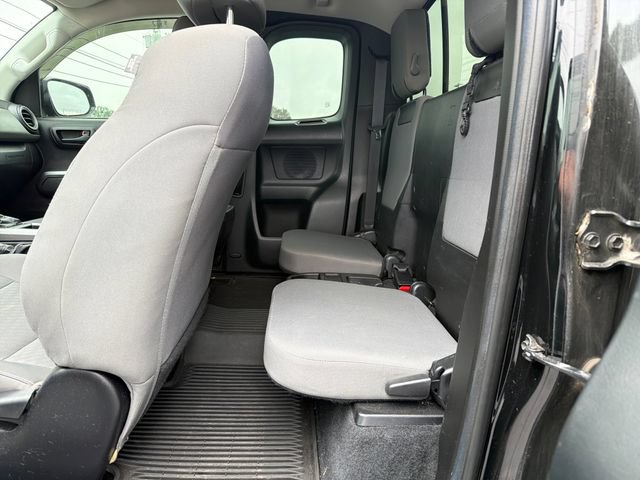Used 2021 Toyota Tacoma SR5 w/ SR5 Appearance Package (SM) AWD/4WD image 25