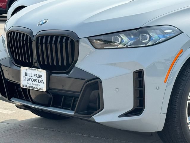 Used 2024 BMW X5 xDrive40i w/ M Sport Package AWD/4WD image 3