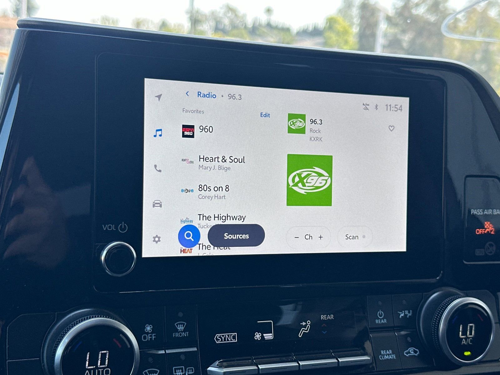 Used 2025 Toyota Highlander LE image 18