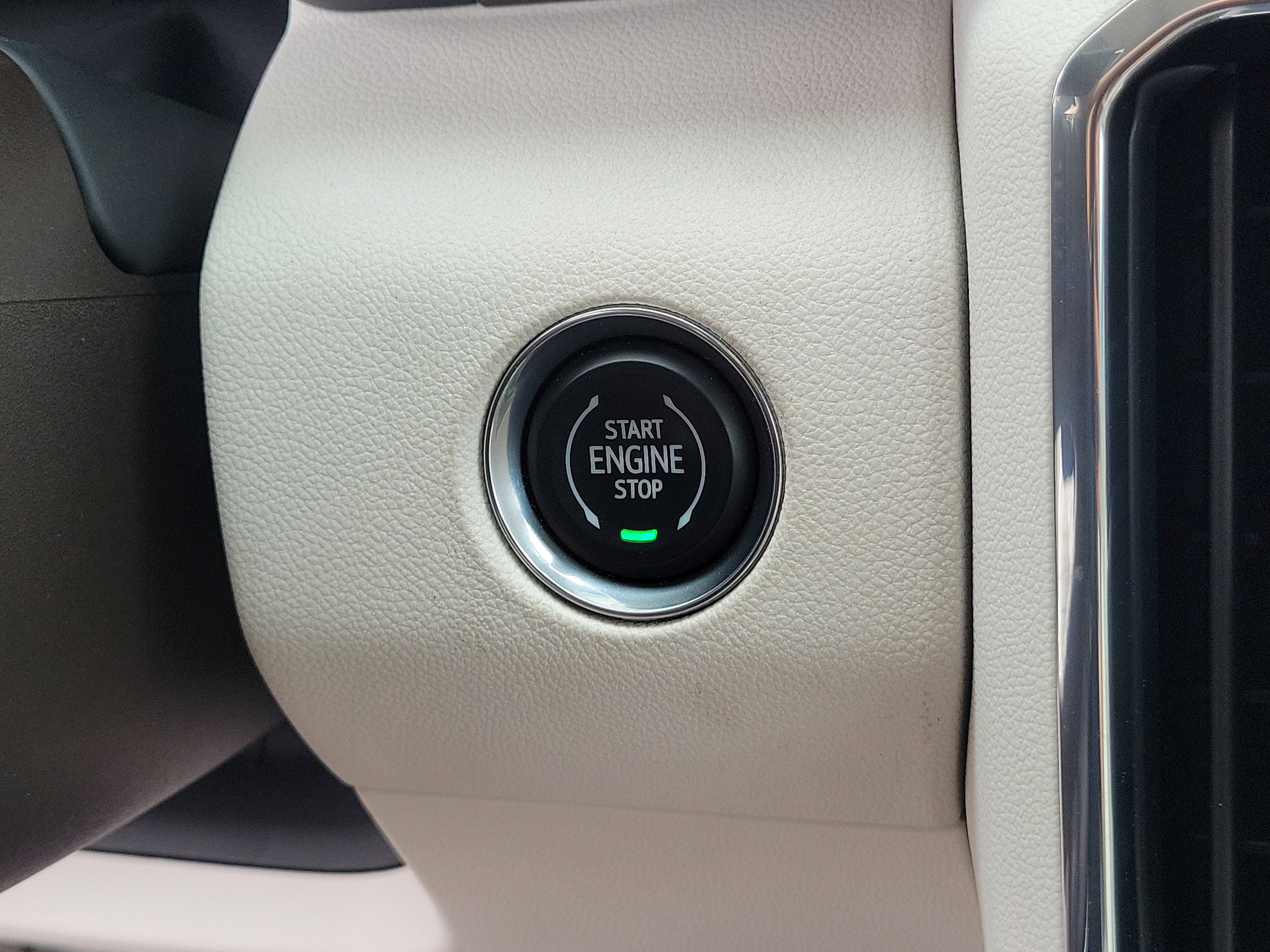 Used 2025 GMC Acadia Denali w/ Super Cruise Package FWD image 30