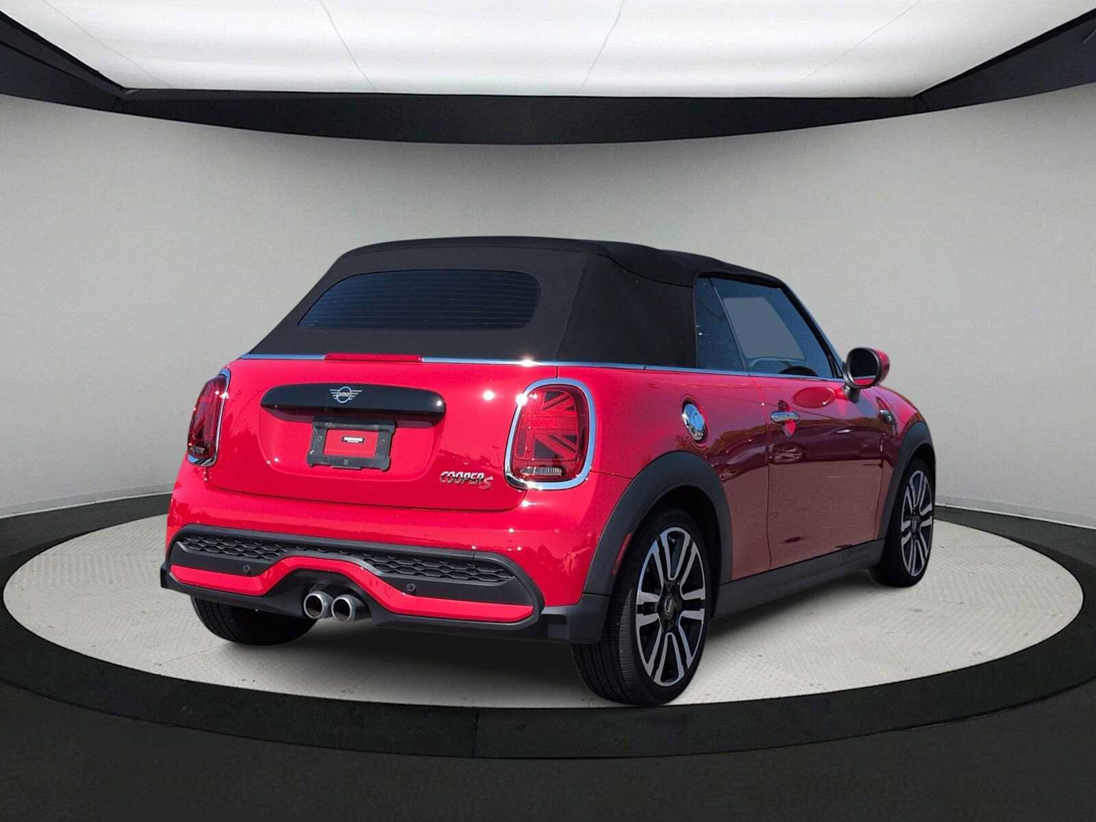 Used 2024 MINI Cooper S FWD image 8