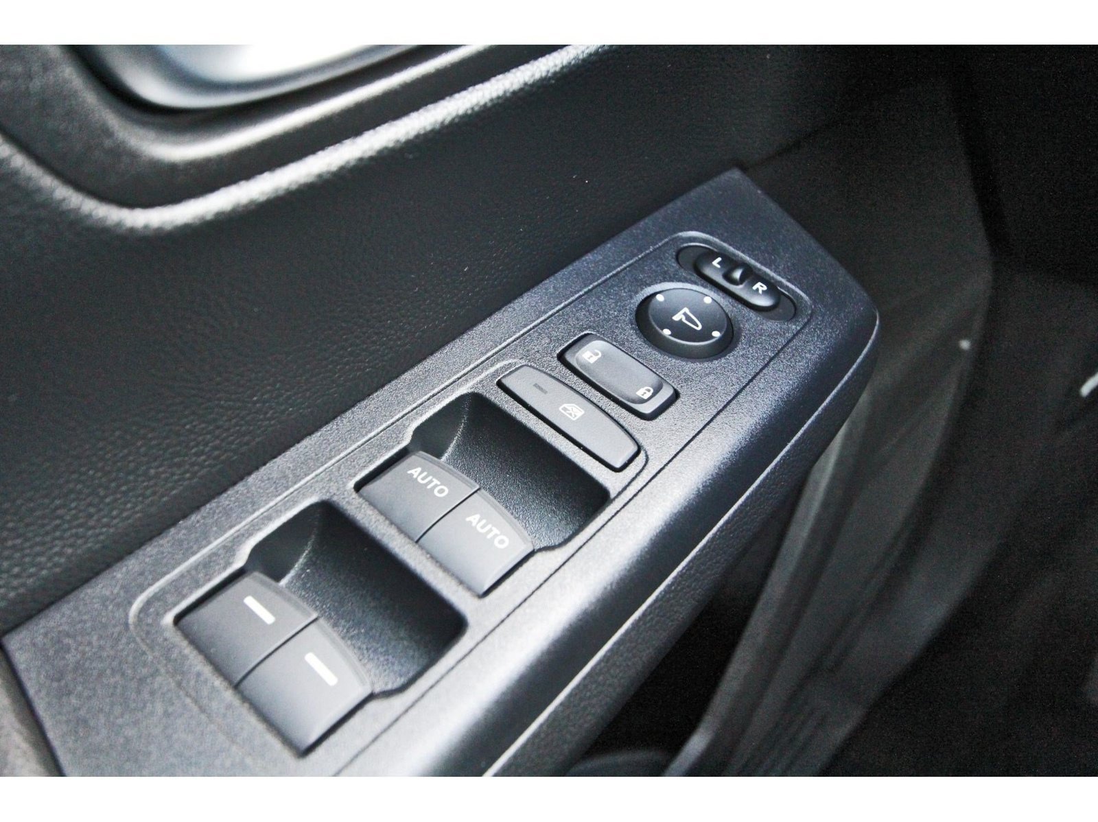 Used 2025 Honda CR-V EX image 22