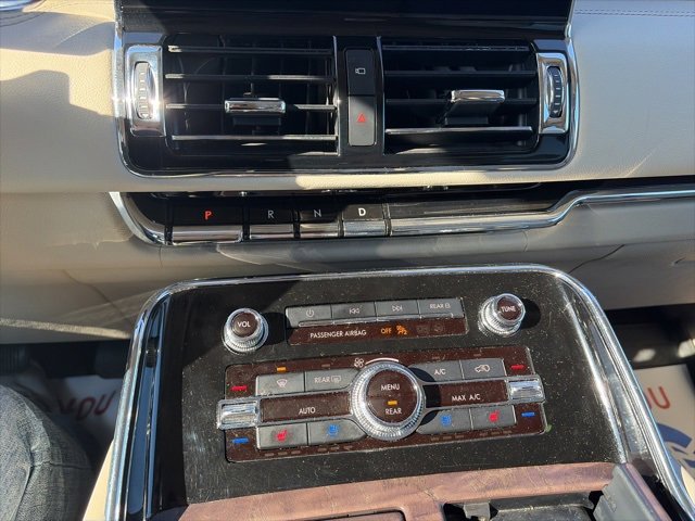 Used 2020 Lincoln Navigator Reserve w/ Luxury Package image 24