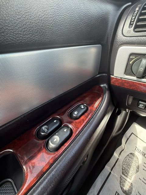 Used 2005 Ford Thunderbird RWD image 8