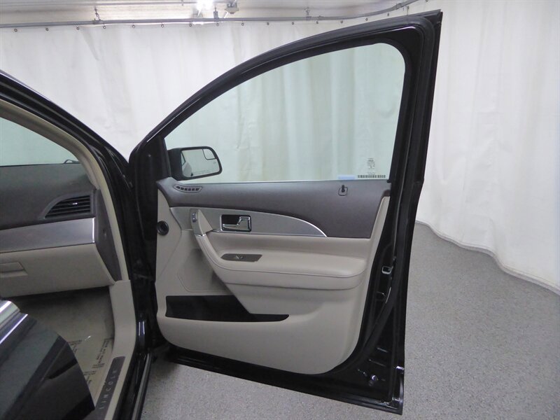 Used 2014 Lincoln MKX AWD image 22