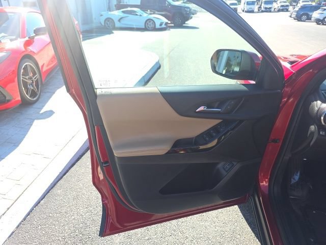 Used 2025 Chevrolet Equinox ACTIV AWD/4WD image 13