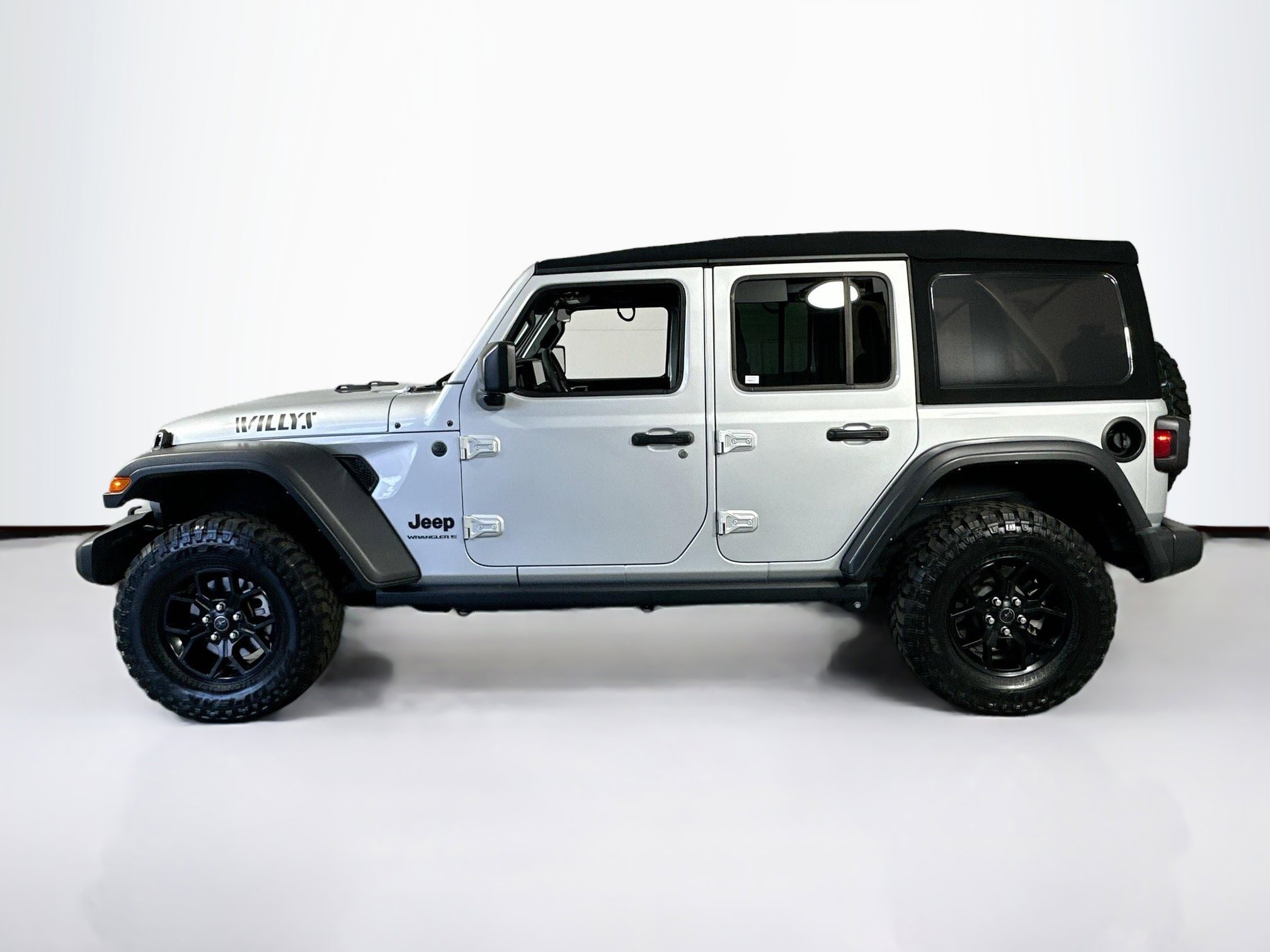Used 2024 Jeep Wrangler Willys image 8