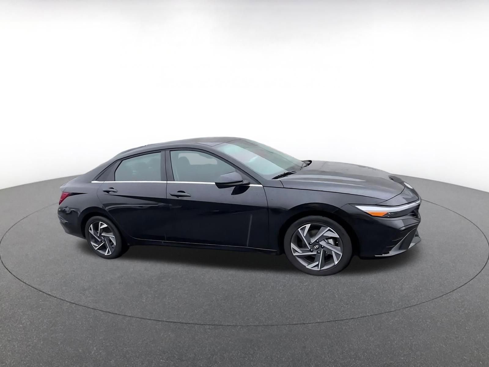 Used 2025 Hyundai Elantra SEL video 2