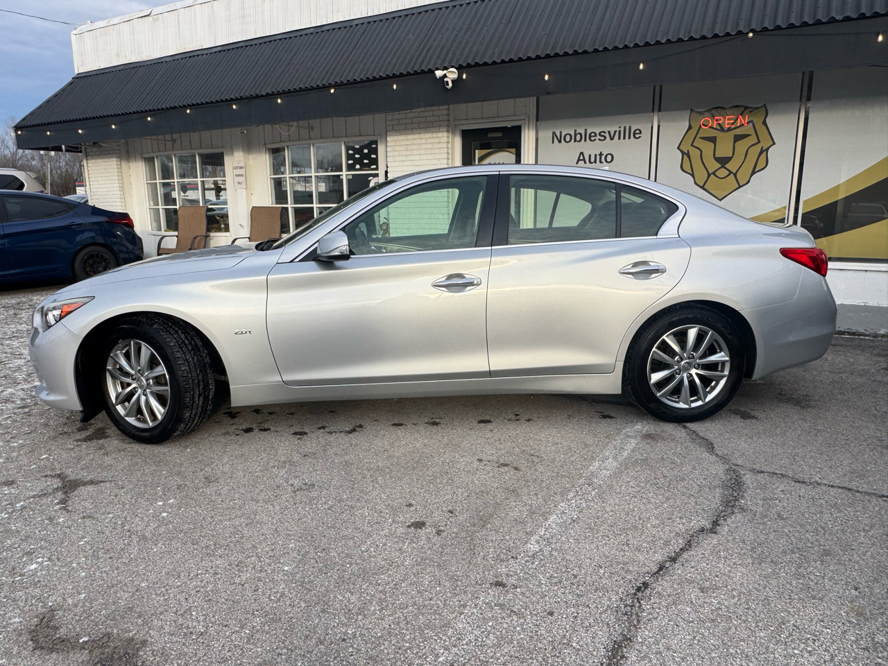 Used 2016 INFINITI Q50 Premium image 3