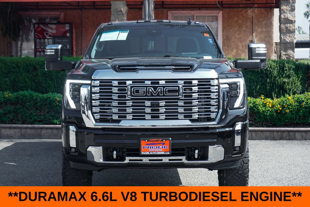 Used 2024 GMC Sierra 3500 Denali w/ Denali Reserve Package AWD/4WD image 3