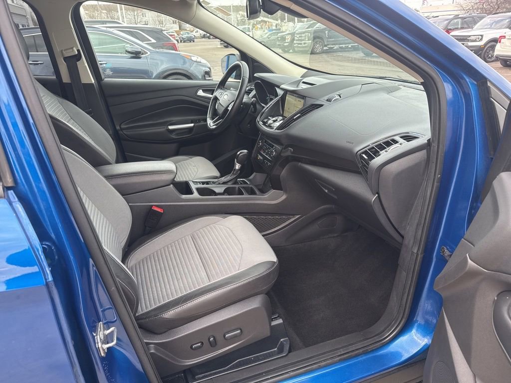 Used 2017 Ford Escape Titanium image 36