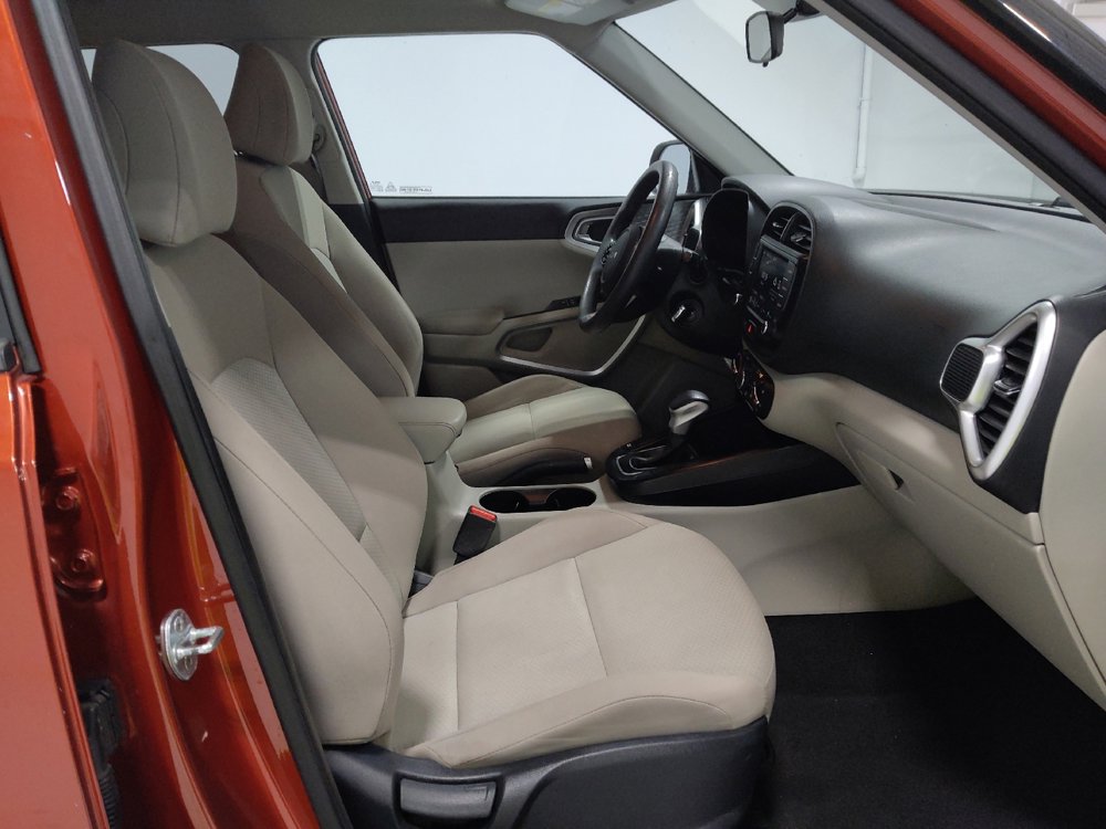 Used 2022 Kia Soul LX image 21