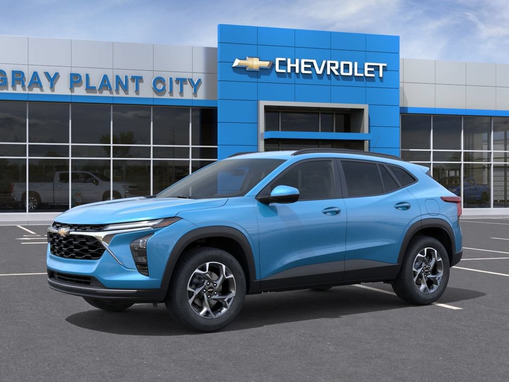 New 2026 Chevrolet Trax LT w/ Driver Confidence Package FWD image 2
