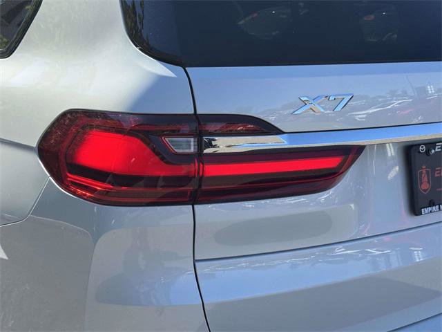 Used 2022 BMW X7 xDrive40i w/ Parking Assistance Package image 10
