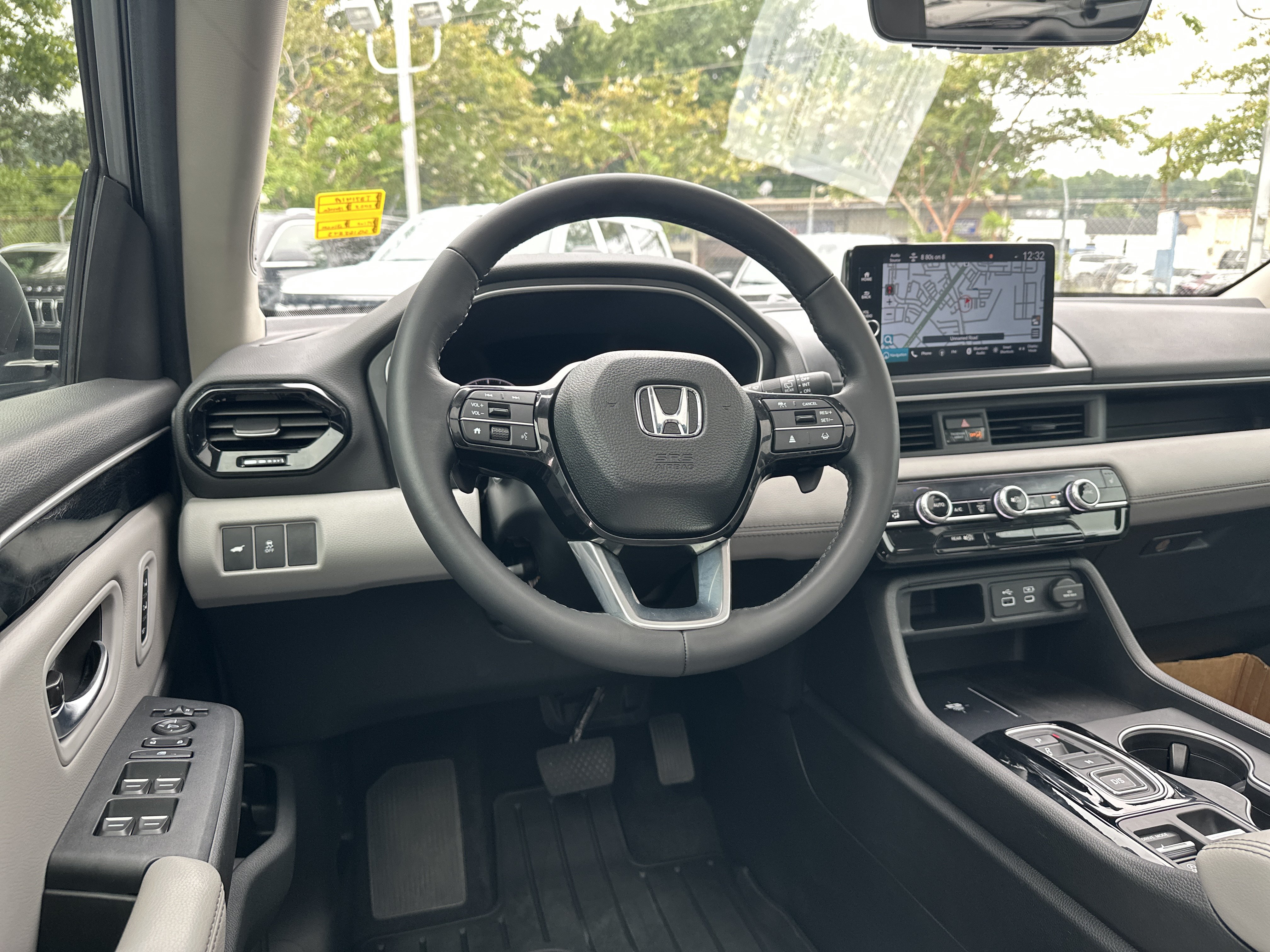 Used 2025 Honda Pilot Touring image 24