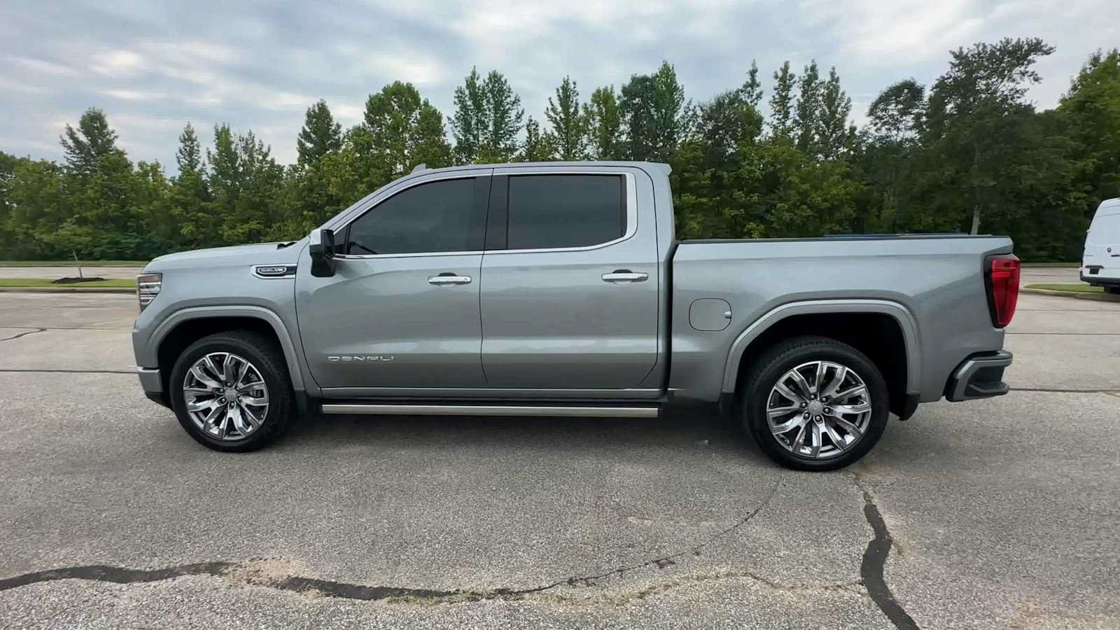 Certified 2025 GMC Sierra 1500 Denali w/ Denali Reserve Package AWD/4WD image 5