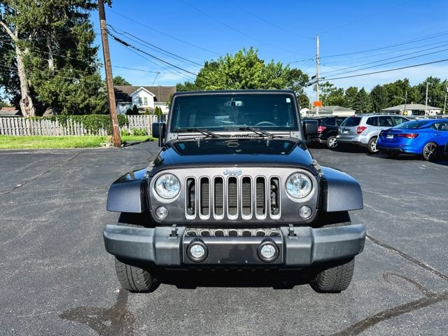 Used 2017 Jeep Wrangler Unlimited Sahara AWD/4WD video 2