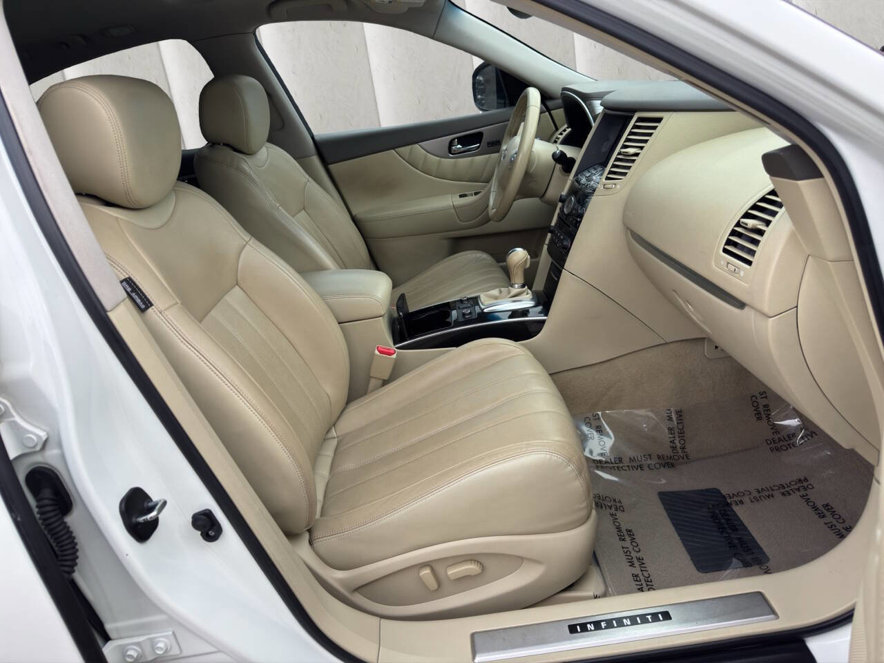 Used 2016 INFINITI QX70 AWD w/ Premium Package image 13