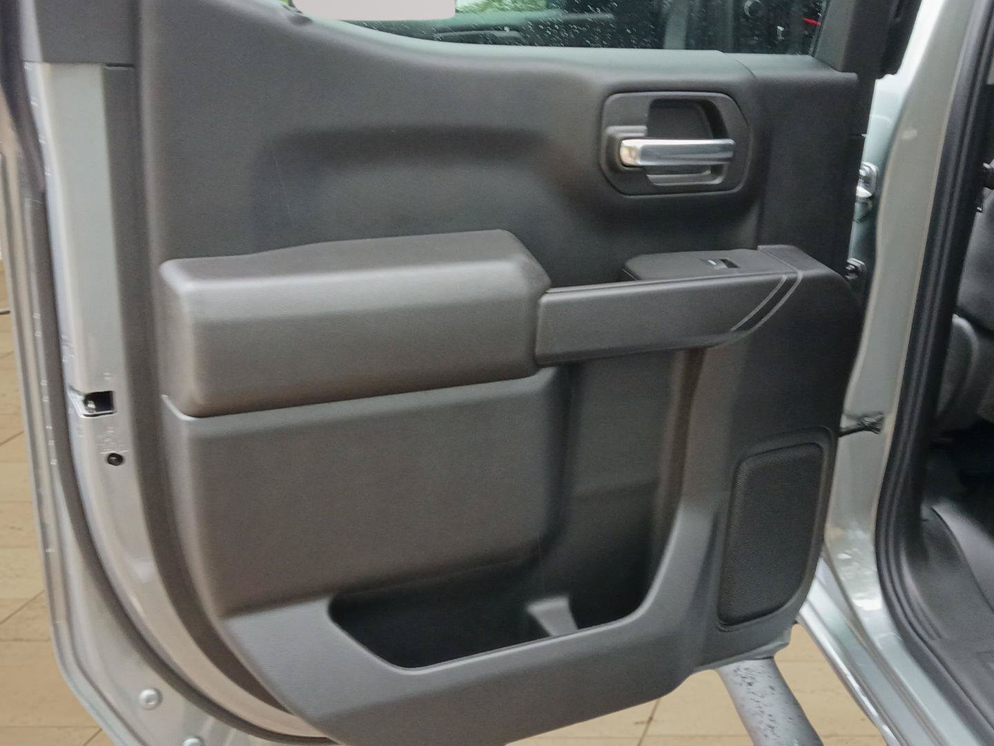 New 2026 Chevrolet Silverado 1500 Custom w/ LPO, Dark Essentials Package AWD/4WD image 19