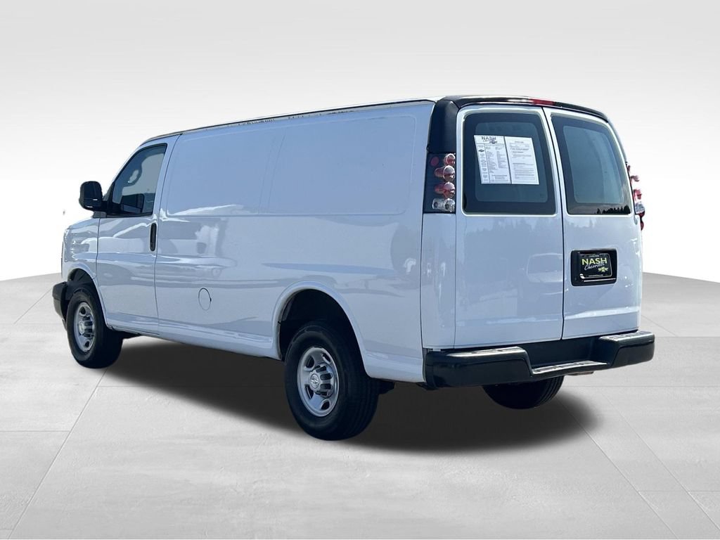 Used 2019 Chevrolet Express 2500 w/ Driver Convenience Package RWD image 5