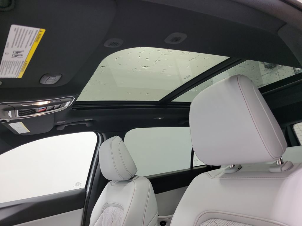 New 2026 Jeep Cherokee Overland image 13