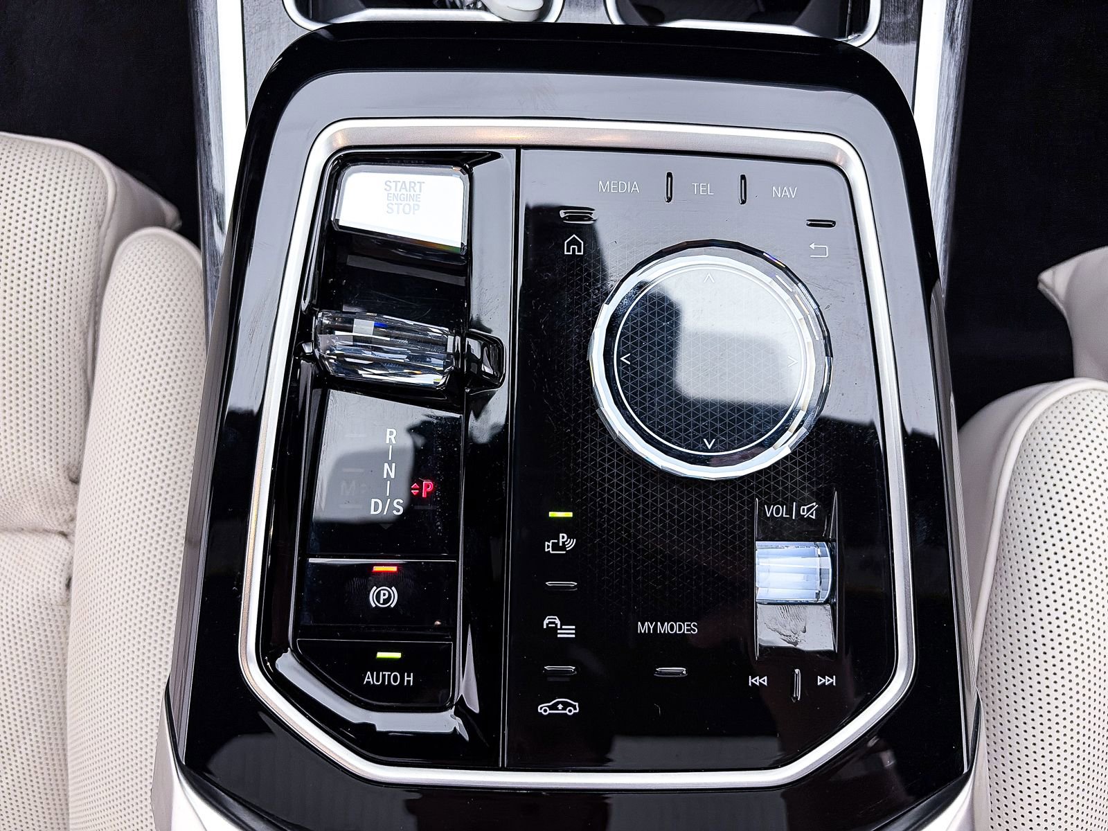 Used 2024 BMW 760i xDrive AWD/4WD image 30