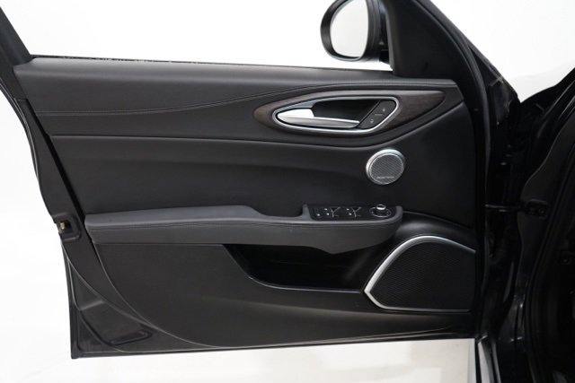 Used 2022 Alfa Romeo Giulia Ti image 18