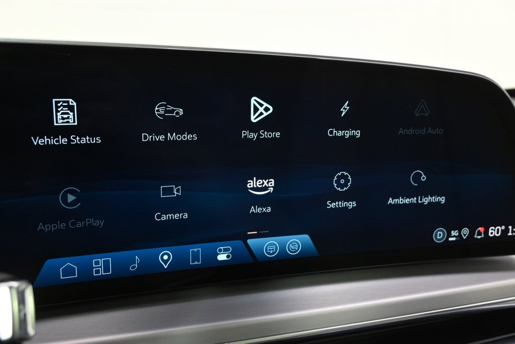 New 2025 Cadillac Lyriq Luxury image 25