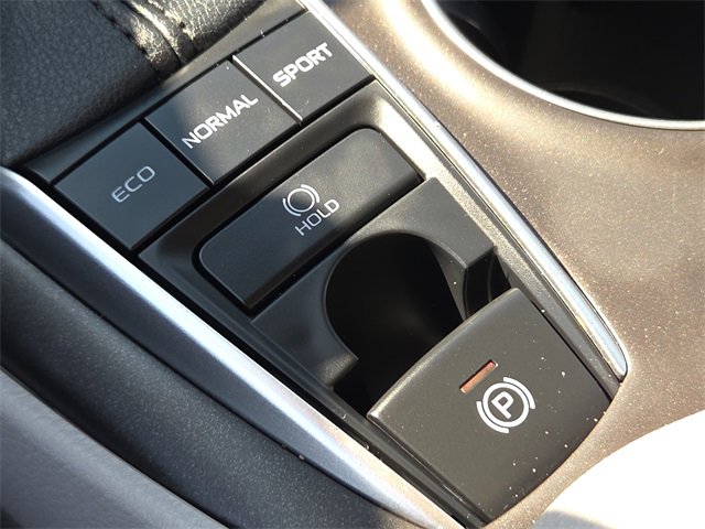 Used 2022 Toyota Camry XLE image 23