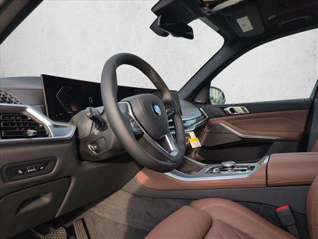 Used 2026 BMW X5 xDrive50e w/ Climate Comfort Package AWD/4WD image 3