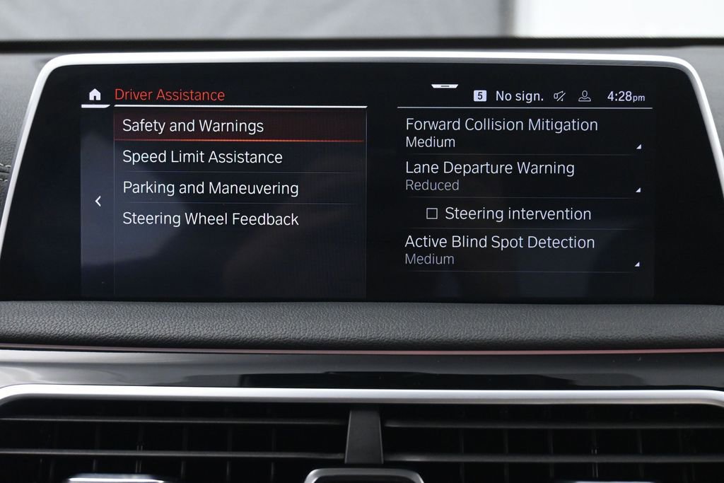 Used 2022 BMW 740i w/ M Sport Package RWD image 43