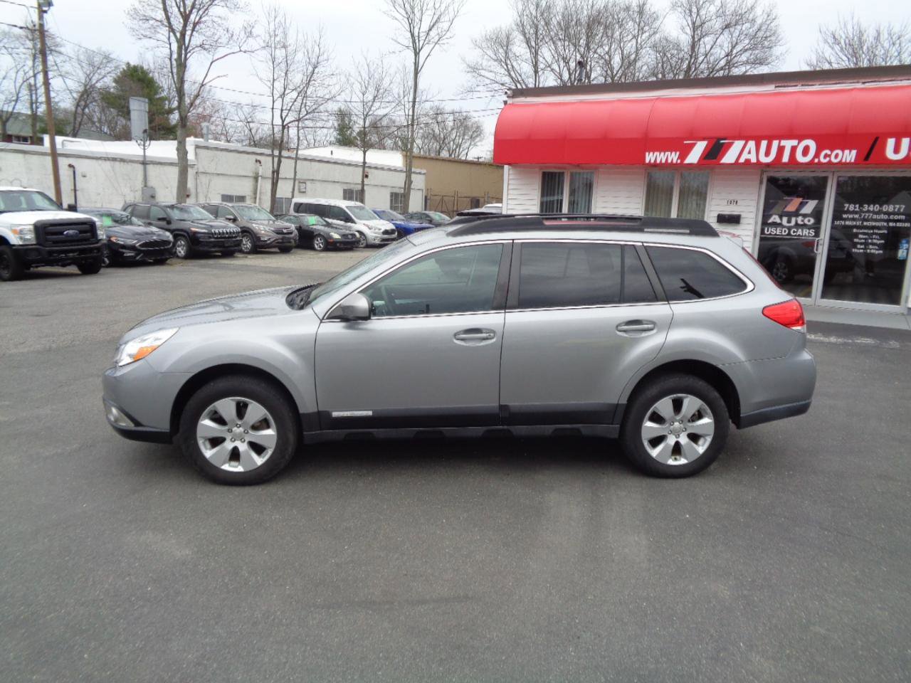 Used 2010 Subaru Outback 2.5i Premium image 2