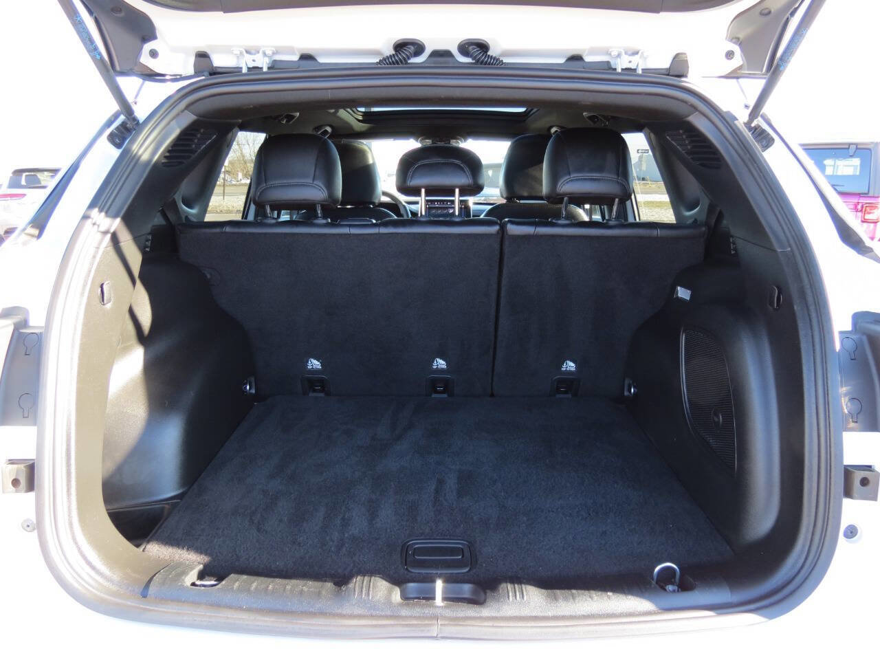 Used 2024 Jeep Compass Limited w/ Sun and Sound Group image 12