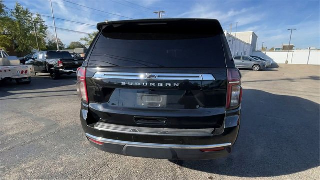 Used 2021 Chevrolet Suburban LT image 9