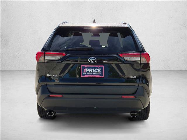Used 2019 Toyota RAV4 XLE Premium FWD image 6