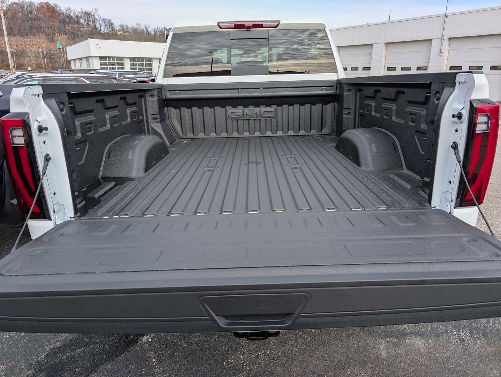 New 2026 GMC Sierra 3500 SLT w/ SLT Premium Package image 8