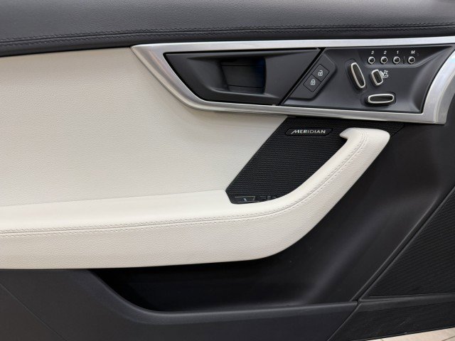 Used 2021 Jaguar F-TYPE P300 image 27