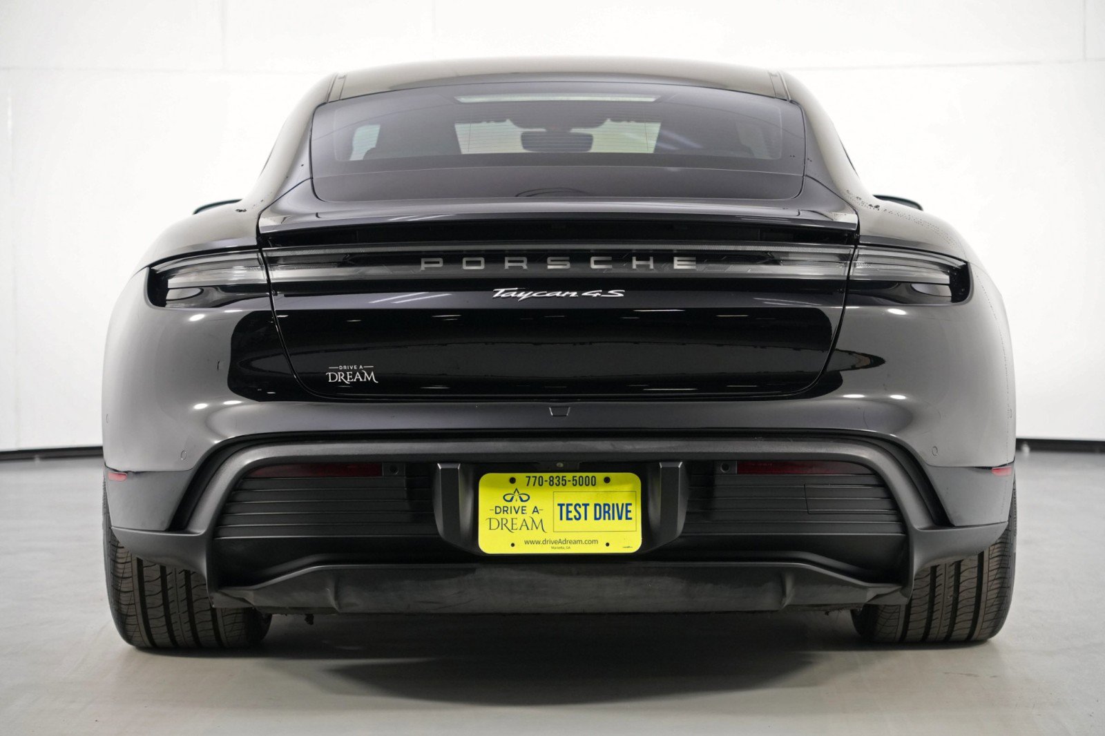 Used 2020 Porsche Taycan 4S image 11