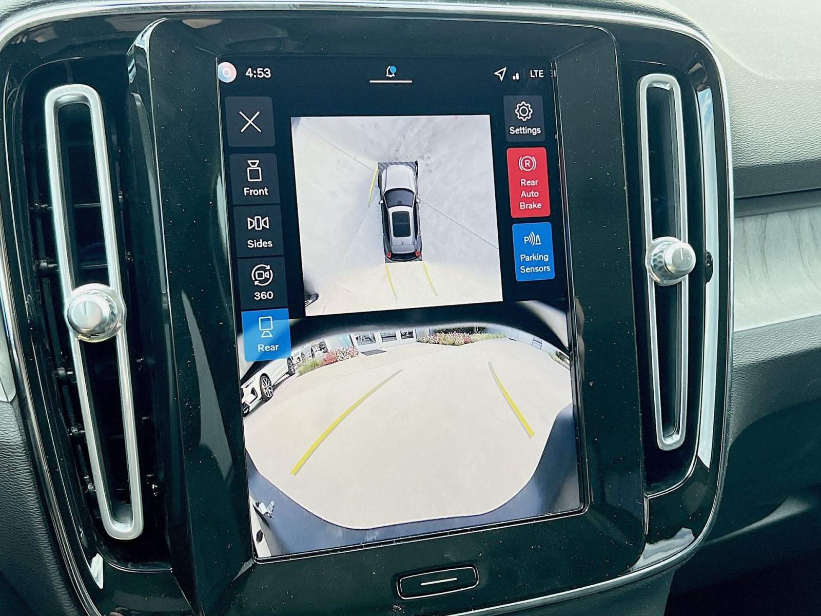 New 2026 Volvo XC40 B5 Plus w/ Protection Package Premier AWD/4WD image 19