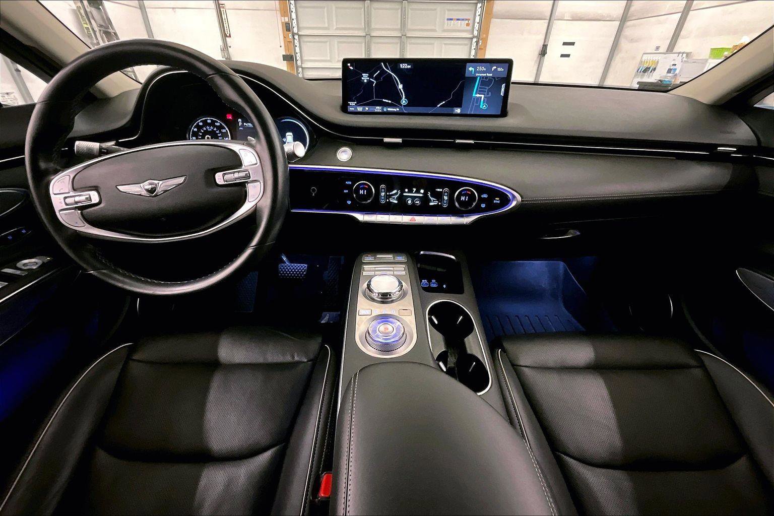 Used 2022 Genesis GV70 2.5T w/ Advanced Package image 14