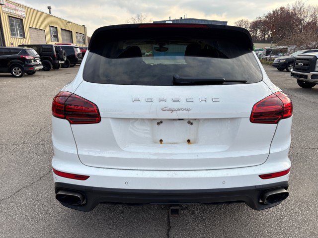 Used 2017 Porsche Cayenne Platinum Edition image 6
