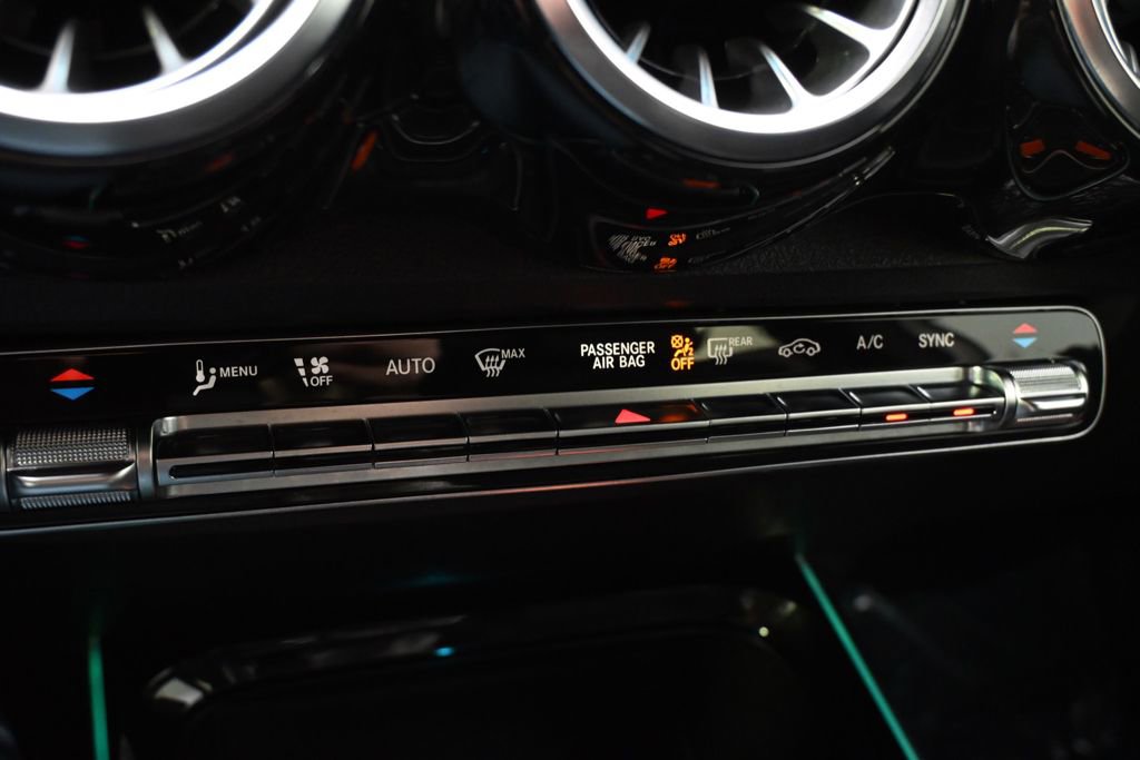 Used 2021 Mercedes-Benz GLB 250 4MATIC image 30