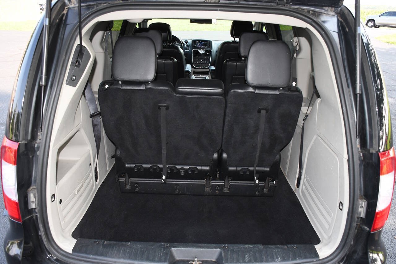 Used 2015 Chrysler Town & Country Touring-L w/ Driver Convenience Group FWD image 21