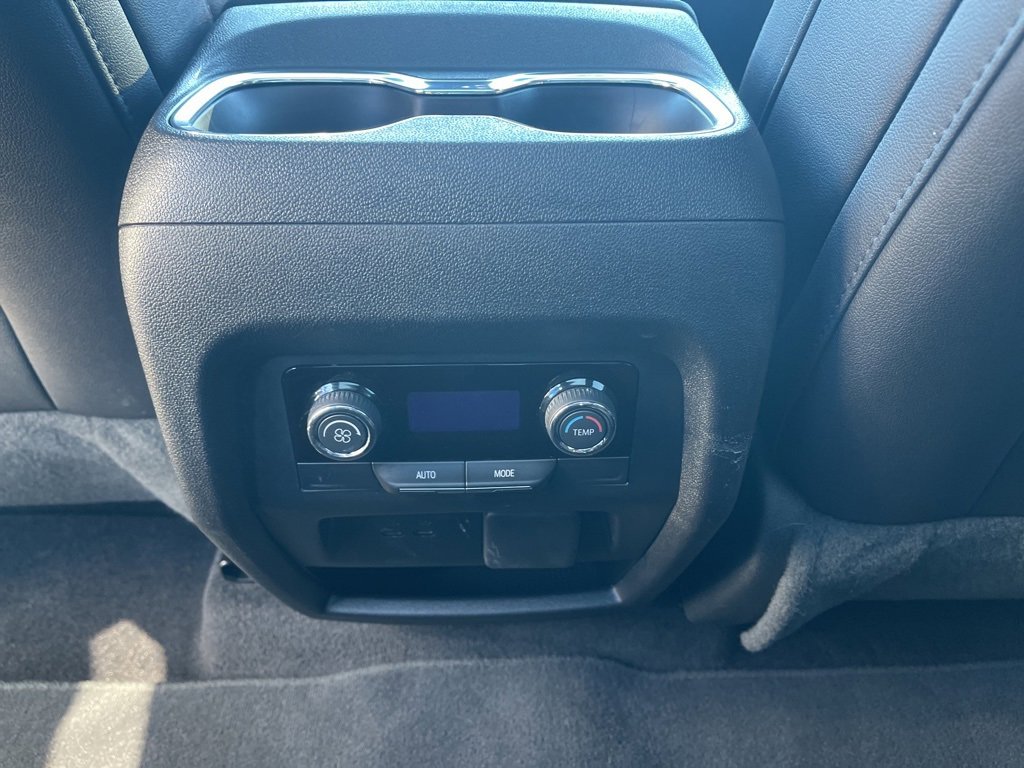 New 2025 Chevrolet Traverse LT w/ Enhanced Driving Package image 17