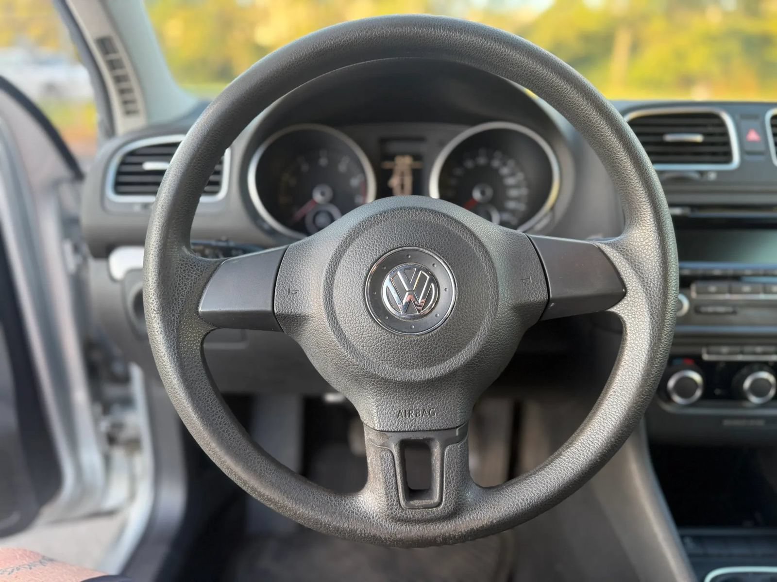 Used 2012 Volkswagen Golf 2-Door FWD image 12