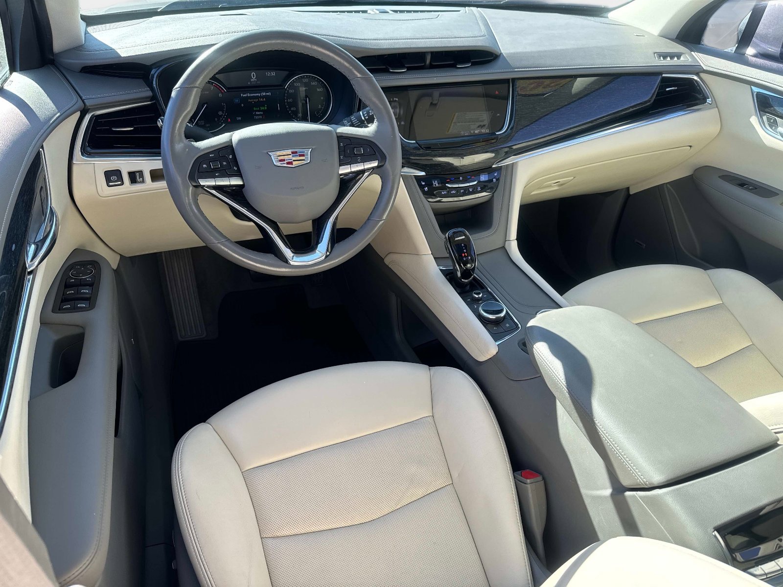 Used 2021 Cadillac XT6 Premium Luxury image 2