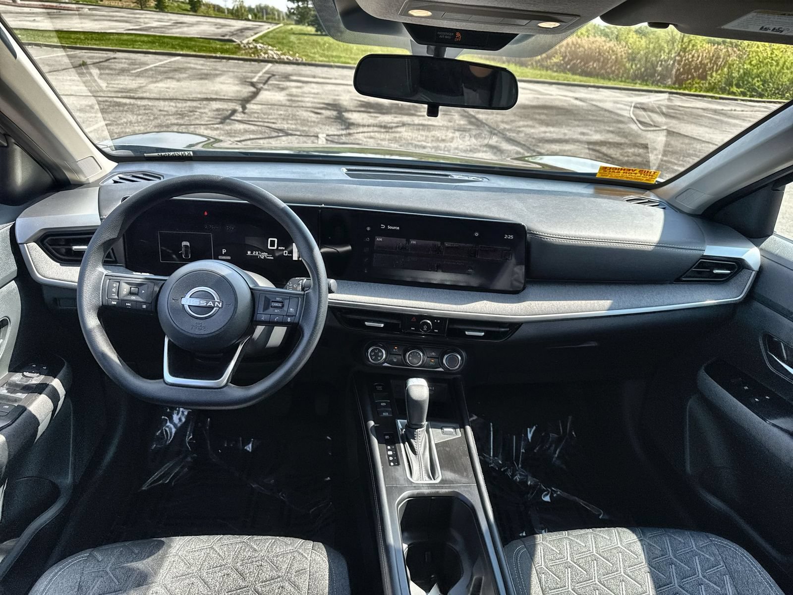 Certified 2025 Nissan Kicks SV AWD/4WD image 12
