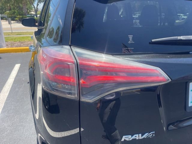 Used 2016 Toyota RAV4 Limited AWD/4WD image 5