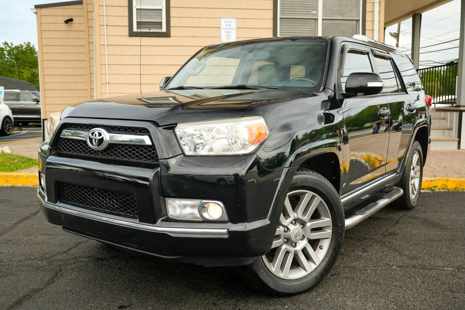Used 2010 Toyota 4Runner Limited AWD/4WD image 9